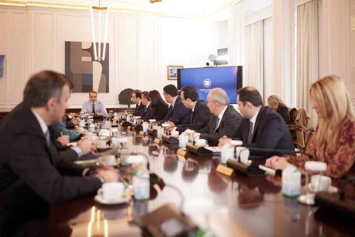 Αυτές είναι οι πρωτοβουλίες του ΚΥΣΟΙΠ για την εξωστρέφεια της οικονομίας απέναντι στους δασμούς Τραμπ