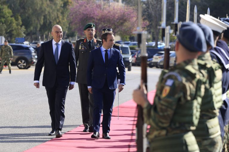 Ο Δένδιας συναντά τον Λεκορνί και προειδοποιεί Γαλλία και ΕΕ για το ρόλο της Τουρκίας – Υπογραφή για 16 Exocet