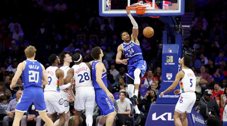 Σίξερς – Μπακς 113-126: Έγραψε ιστορία ο Αντετοκούνμπο, με triple double και μοναδικό ρεκόρ ΝΒΑ και καριέρας