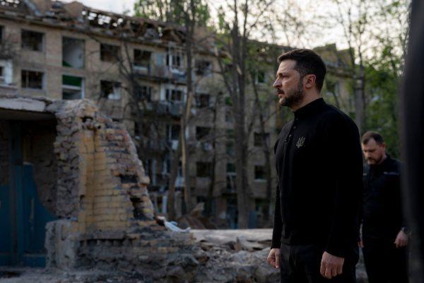 «Όχι σε εδαφικά δώρα στον Πούτιν», λέει ο Ζελένσκι – «Ο πόλεμος να τελειώσει με δίκαιο τρόπο»