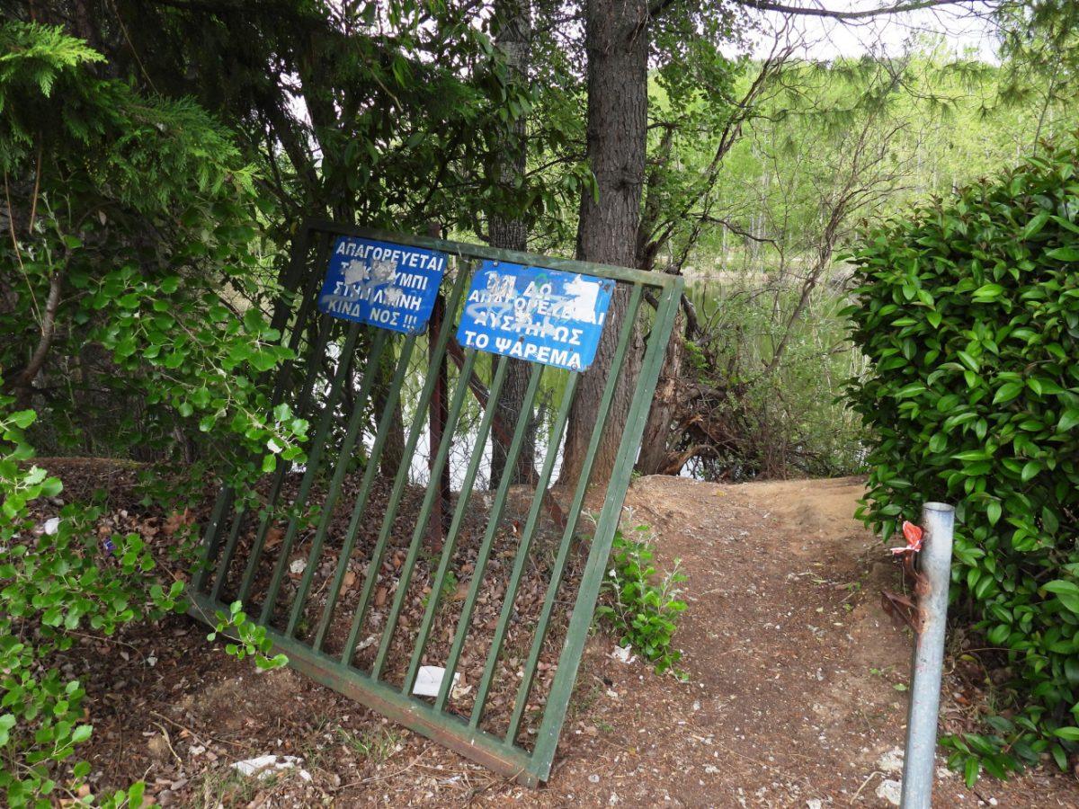 Θεσσαλονίκη: Σιδερένια πόρτα καταπλάκωσε μικρό παιδί την ώρα που έπαιζε – Μεταφέρθηκε στο νοσοκομείο