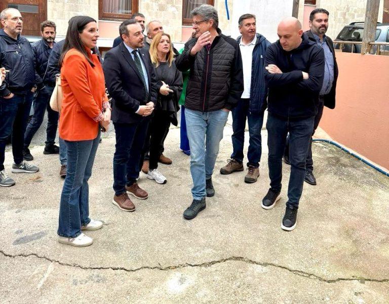 Κλιμάκιο του ΠΑΣΟΚ στις Βούτες για τις ρηγματώσεις – Οι συναντήσεις που πραγματοποίησε