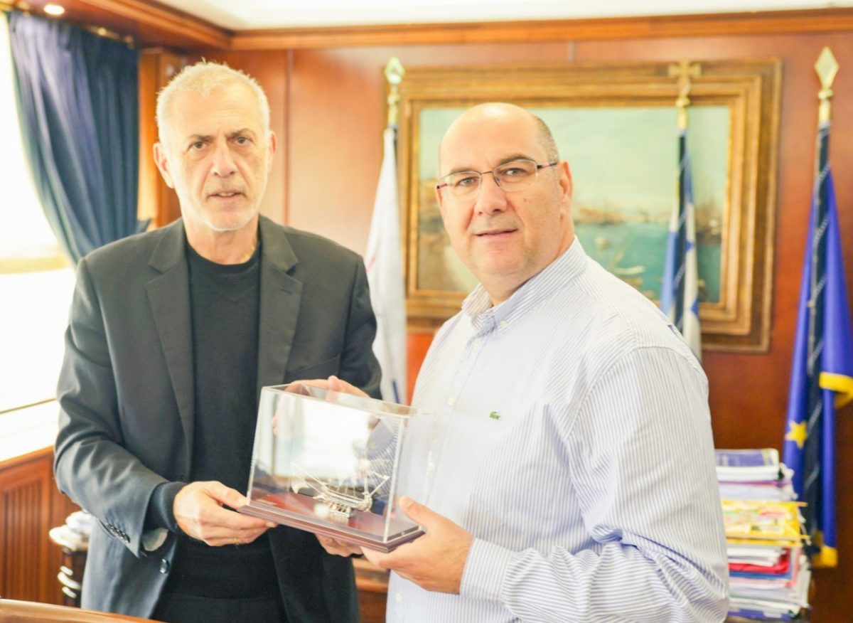 Συνάντηση Δημάρχου Πειραιά Γιάννη Μώραλη με τον Δήμαρχο Λάρνακας Ανδρέα Βύρα