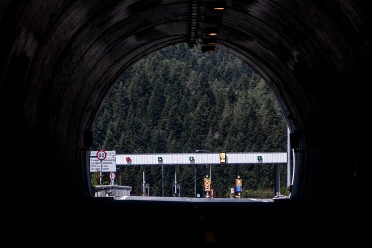 Εγνατία Οδός: Τροχαίο στη σήραγγα Δρίσκου – Δύο τραυματίες