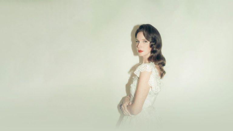 Η Λάνα Ντελ Ρέι θυμάται το φιλί της με τον Μόργκαν Γουόλεν σε ένα νέο τραγούδι