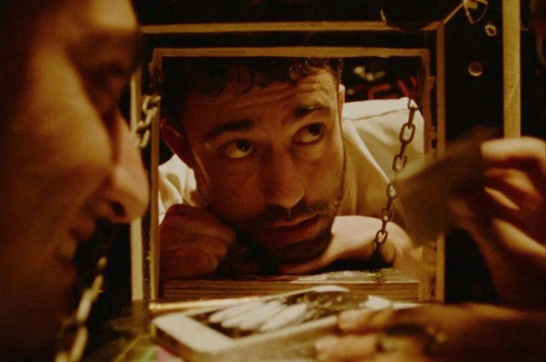 «Rave On»: Μια ταινία βουτιά στην techno σκηνή του Βερολίνου πάει στις Κάννες