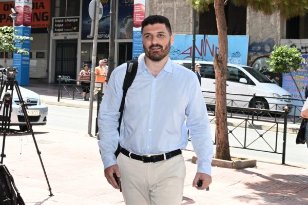 ΣΥΡΙΖΑ: Δείγμα πανικού του ομογάλακτου μηχανισμού ΝΔ – Blue Skies – Ομάδας Αλήθειας το εξώδικο στον Τεμπονέρα