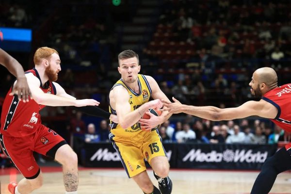 Χέρμανσον: «Θα δώσουμε ό,τι έχουμε κόντρα στον Ολυμπιακό»