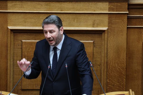 Ανδρουλάκης: Αναπάντητα ερωτήματα άφησε ο Μητσοτάκης – Η ρήτρα είναι κομμένη και ραμμένη για ισχυρούς