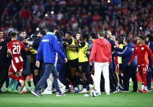 Αποκαλυπτικό βίντεο: Άνθρωπος της ΑΕΚ κάνει νόημα στον πάγκο να μπουν μέσα και να δημιουργήσουν επεισόδια