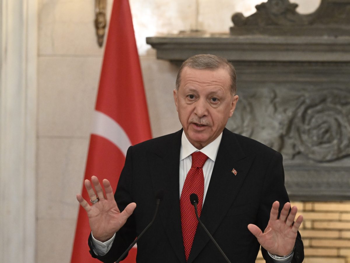 Καραμπεκίρ Ακογιουνλού: «Η Τουρκία τείνει να γίνει απολυταρχία»