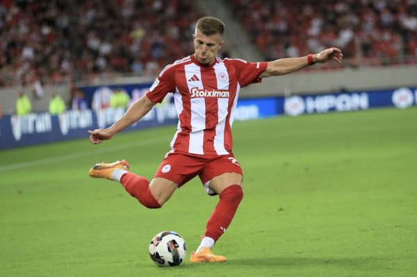 Κοστίνια: «Απίστευτη η στήριξη του κόσμου μετά την αποβολή με Παναθηναϊκό, μου έστελναν γράμματα στο προπονητικό κέντρο»