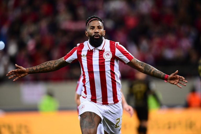 Ολυμπιακός: Η νέα διάθεση της επετειακής φανέλας και το βίντεο με τον Ροντινέι