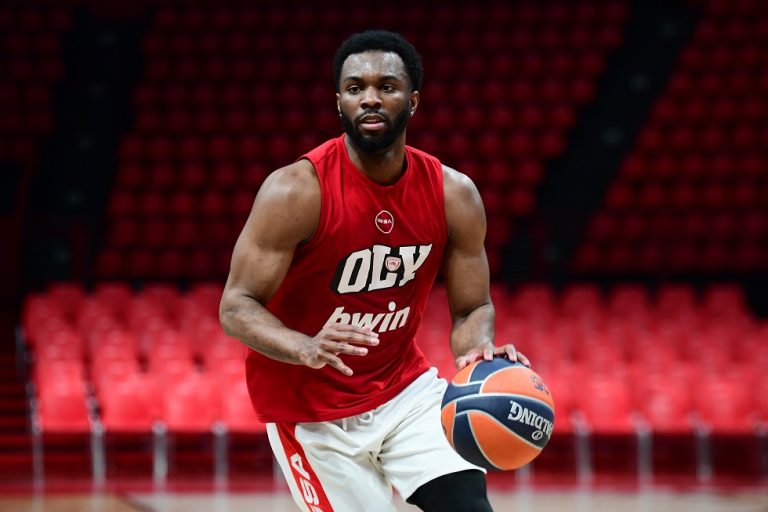 Πλησιάζει το ντεμπούτο του Κίναν Έβανς στον Ολυμπιακό – τι είπε ο Μπαρτζώκας