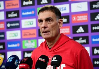Μπαρτζώκας: «Σε ποιους να δώσουμε απαντήσεις, είμαστε πρώτοι σχεδόν όλη την χρονιά» – Τι είπε για τον Κίναν Έβανς