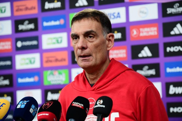 Μπαρτζώκας: «Σε ποιους να δώσουμε απαντήσεις, είμαστε πρώτοι σχεδόν όλη την χρονιά» – Τι είπε για τον Κίναν Έβανς