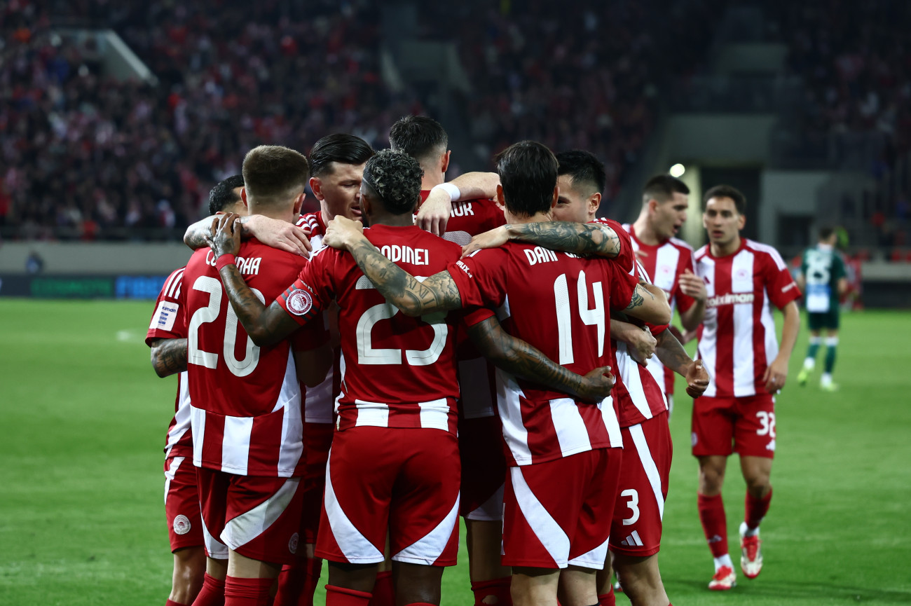 Ολυμπιακός: Τρεις προπονητές, τρεις τερματοφύλακες, έντεκα γκολ…