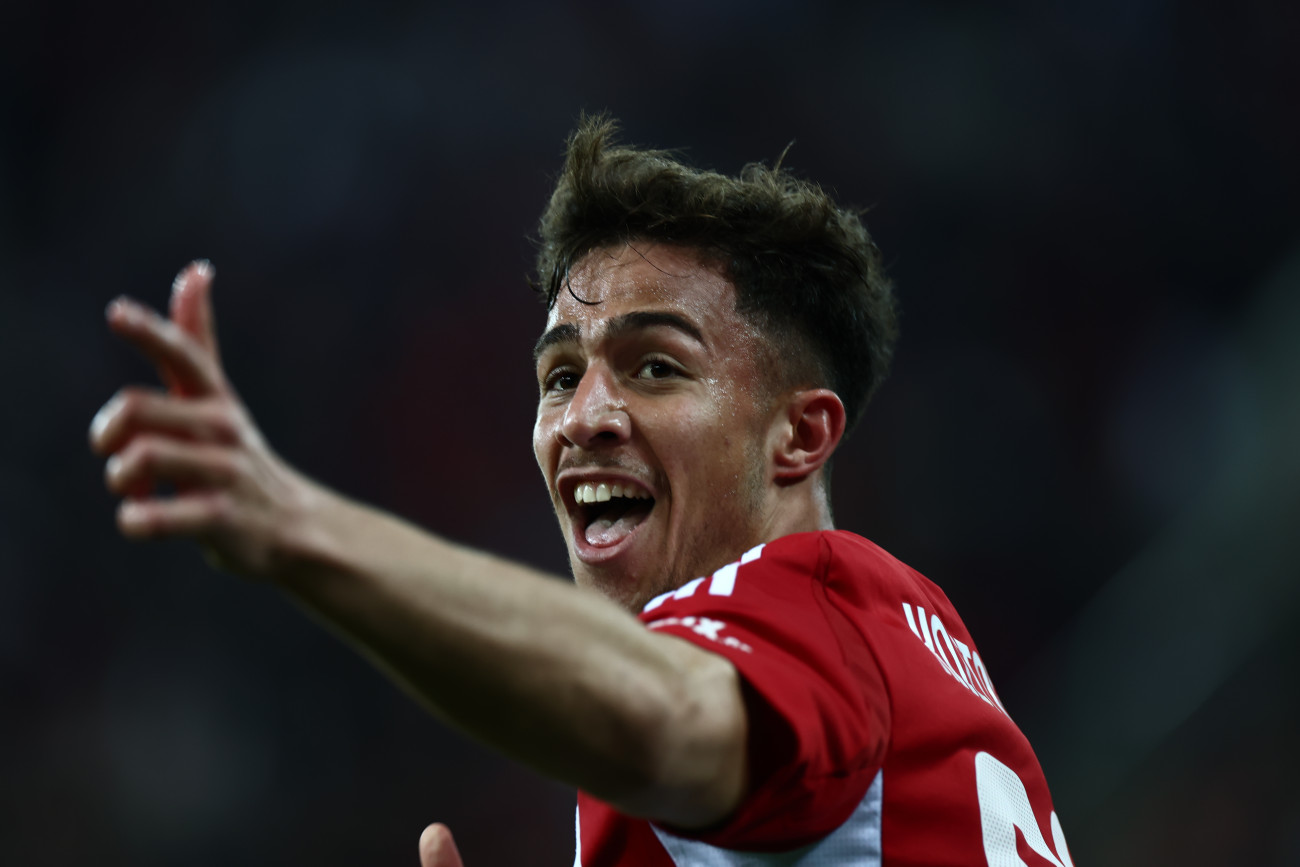 Η πανέμορφη ποδοσφαιρική ιστορία του Μπάμπη Κωστούλα