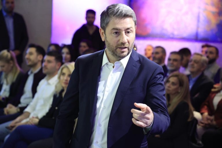 ΠΑΣΟΚ: Προγραμματικός λόγος και εξωστρέφεια για να μείνουν πίσω οι εσωκομματικές «φουρτούνες»