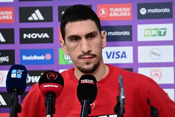 Λαρεντζάκης: «Μας αξίζει η πρώτη θέση»