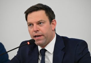 Κασσελάκης: Υπουργοί και βουλευτές της ΝΔ εμφανίστηκαν για να υπερασπιστούν το ψέμα, τη διαστρέβλωση, την προπαγάνδα