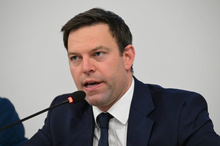 Κασσελάκης: Υπουργοί και βουλευτές της ΝΔ εμφανίστηκαν για να υπερασπιστούν το ψέμα, τη διαστρέβλωση, την προπαγάνδα