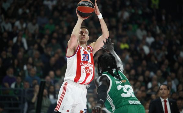 «Κοντά σε οριστική συμφωνία για τον Πετρούσεφ, Ολυμπιακός και Ερυθρός Αστέρας»