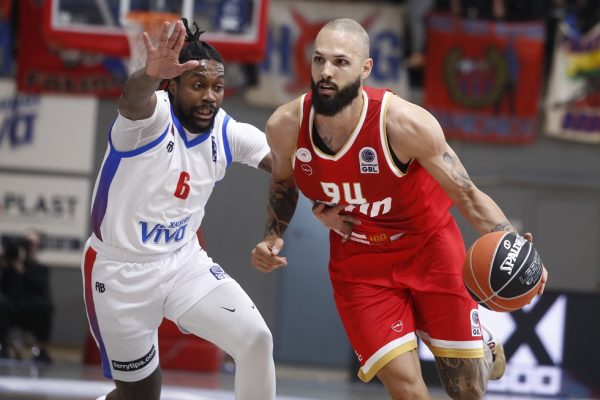 Πανιώνιος – Ολυμπιακός 85-91: Επεισοδιακή πρόκριση στα ημιτελικά (vid)