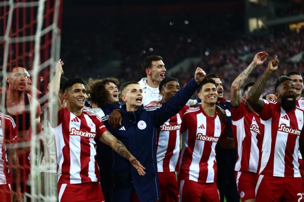 «Τρέλα» στο Καραϊσκάκη: Αποθέωση για τους πρωταθλητές (pics)