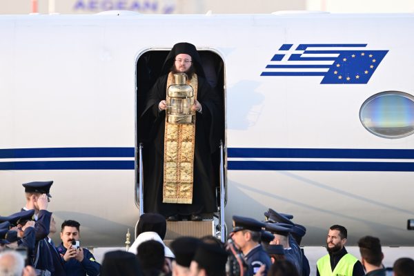 Στο Μετόχι του Παναγίου Τάφου το Άγιο Φως