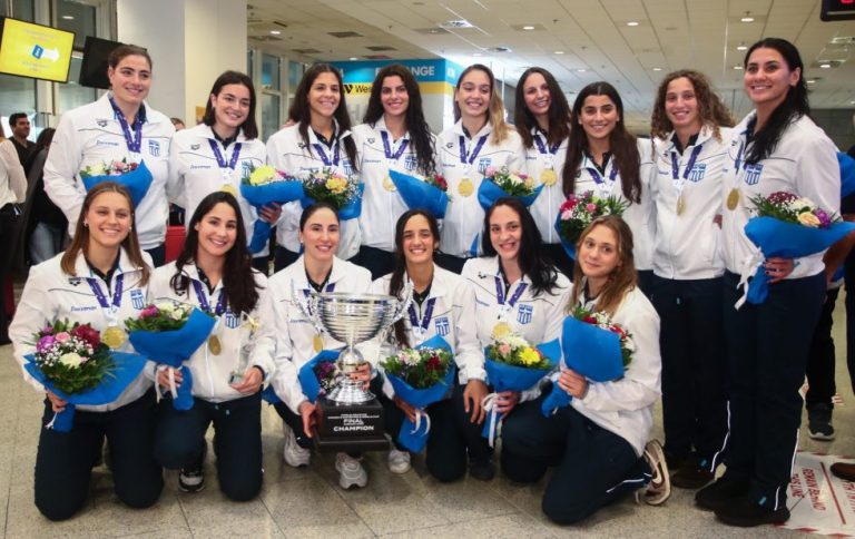 Επέστρεψε στην Αθήνα η Εθνική ομάδα πόλο γυναικών (pics)