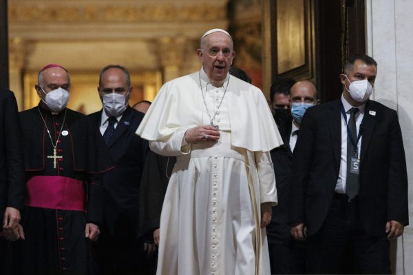 Ανδρουλάκης: Η παγκόσμια κοινότητα υποκλίνεται στο μεγαλείο έργου που αφήνει πίσω ο Πάπας Φραγκίσκος