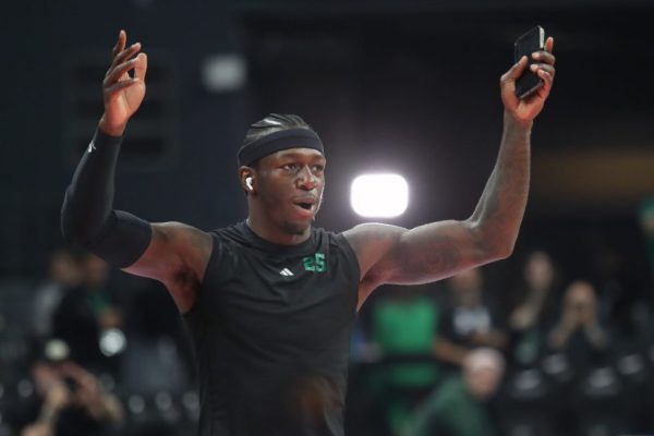 Αποθέωση για τον Ναν στο ΟΑΚΑ (vid)