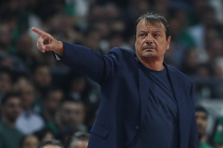 Χαμός στη συνέντευξη Τύπου του Αταμάν: «Δεν καταλαβαίνω γιατί η Εφές προπονήθηκε στο ΣΕΦ και όχι στο ΟΑΚΑ»