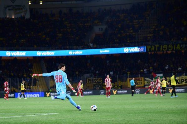 Άρχισαν τα όργανα στη Νέα Φιλαδέλφεια: «Όποιος δεν μπορεί…»