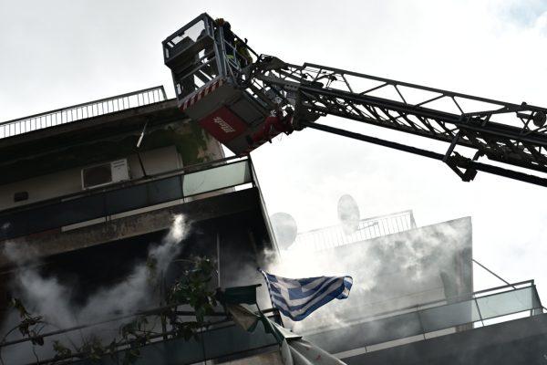 Φωτιά σε διαμέρισμα στη Μεσογείων – Απεγκλώβισαν ηλικιωμένη