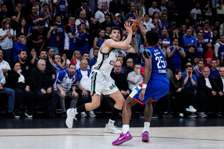 Ο πράσινος εφιάλτης του Μπάνκι και το ξυπνητήρι του Ντίνου