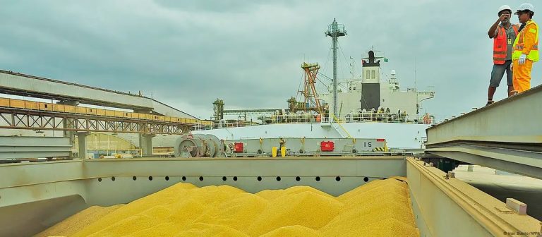 ΕΕ: «Καρότο και μαστίγιο» έναντι των ΗΠΑ