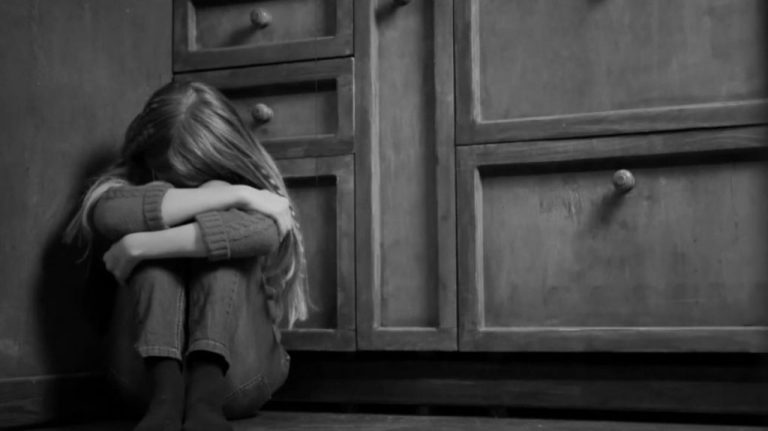 Καλιφόρνια: Μαρτυρίες φρίκης – «Αν δεν κάναμε αυτό που ήθελαν, το σαπούνι έμπαινε στο στόμα μας»