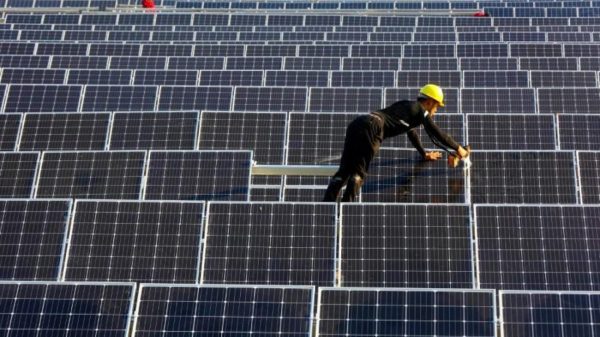 Η πράσινη ενέργεια ξεπέρασε το 40% της παγκόσμιας ηλεκτροπαραγωγής – «Ηλιακή υπερδύναμη» η ΕΕ