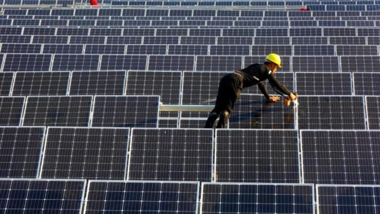 Η πράσινη ενέργεια ξεπέρασε το 40% της παγκόσμιας ηλεκτροπαραγωγής – «Ηλιακή υπερδύναμη» η ΕΕ