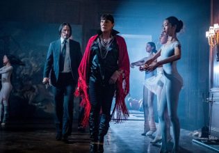 Αντζέλικα Χιούστον, 4 χρόνια «καθαρή»: Η ντίβα για την ιδιωτική μάχη της με τον καρκίνο