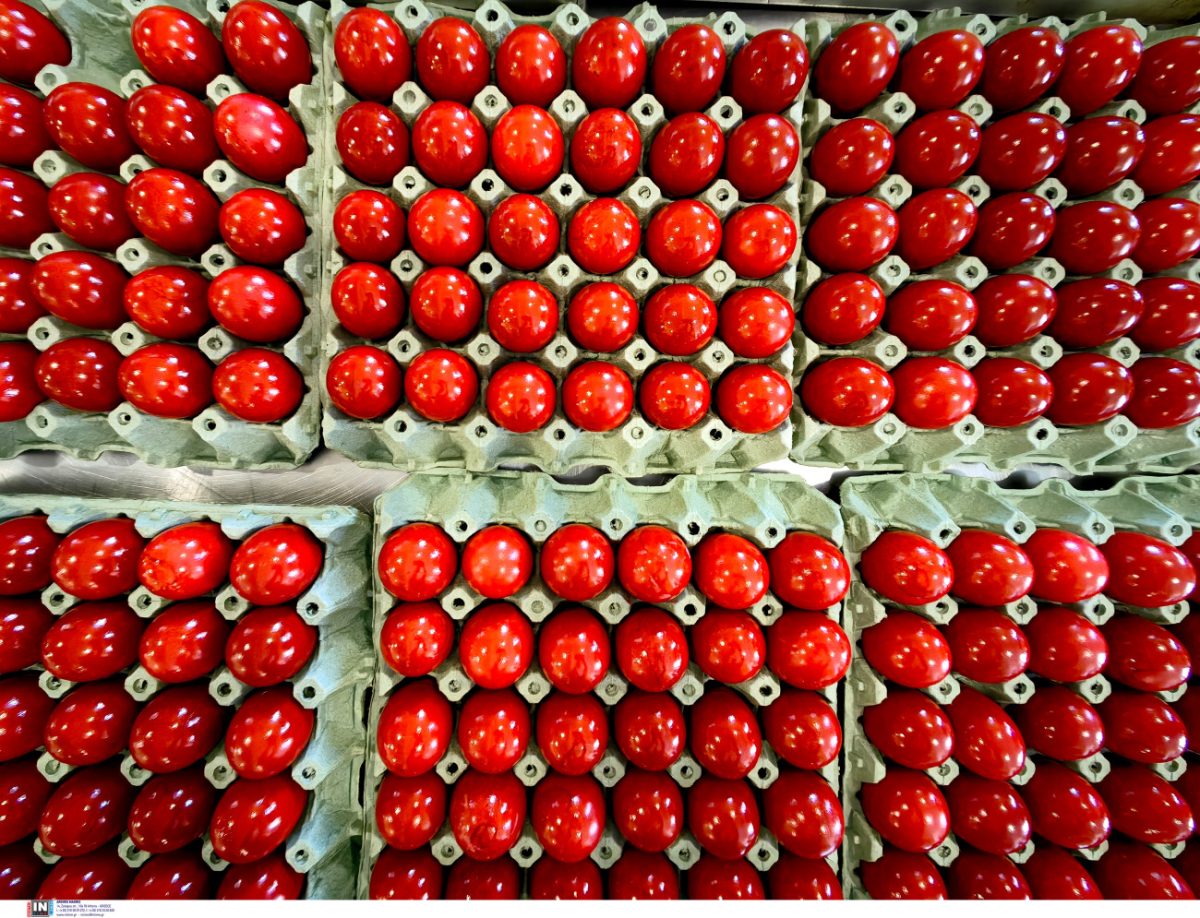 Πάσχα: Γιατί βάφουμε κόκκινα τα αβγά σήμερα, Μεγάλη Πέμπτη – Τι συμβολίζει το τσούγκρισμα