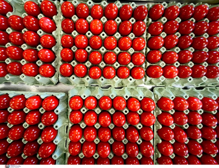 Πάσχα: Γιατί βάφουμε κόκκινα τα αβγά σήμερα, Μεγάλη Πέμπτη – Τι συμβολίζει το τσούγκρισμα