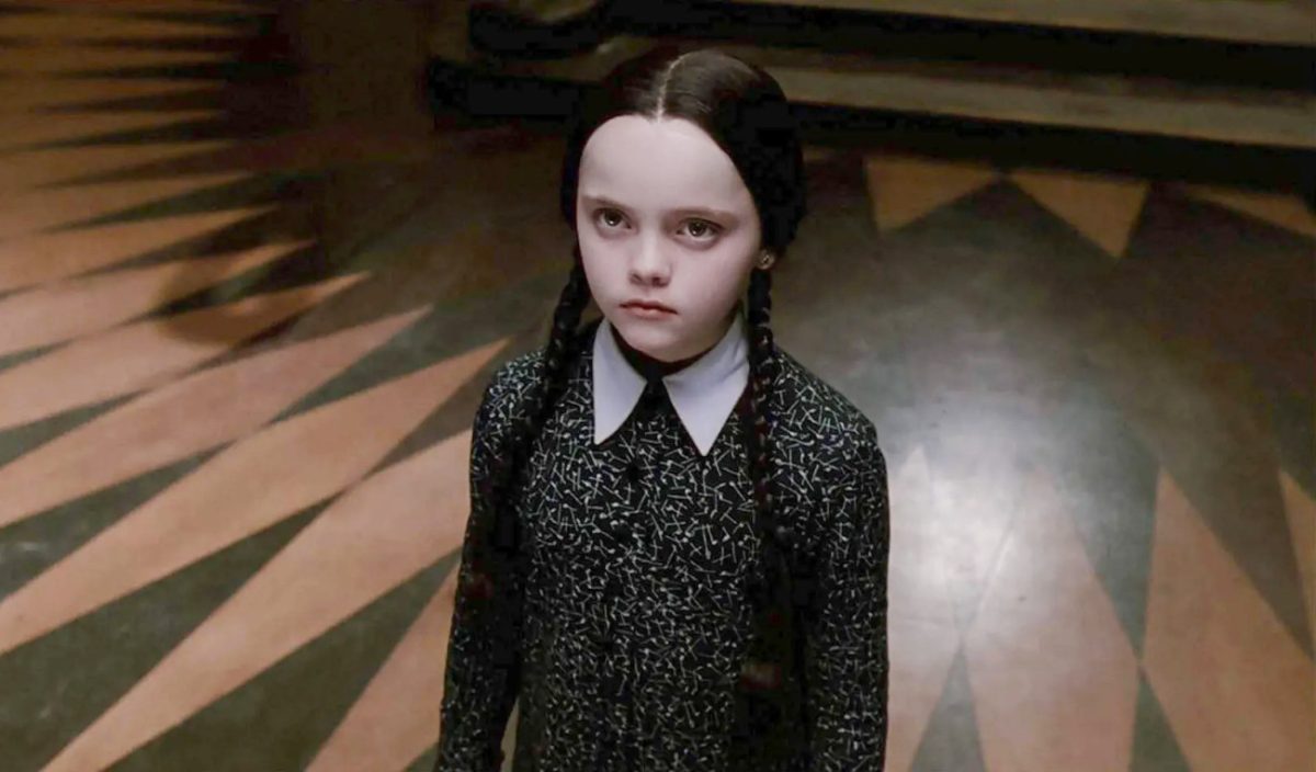 Οι φάρσες, ο ανώμαλος και η dick pic: Τα παιδικά χρόνια της Κριστίνα Ρίτσι δεν ήταν σαν τα δικά σου