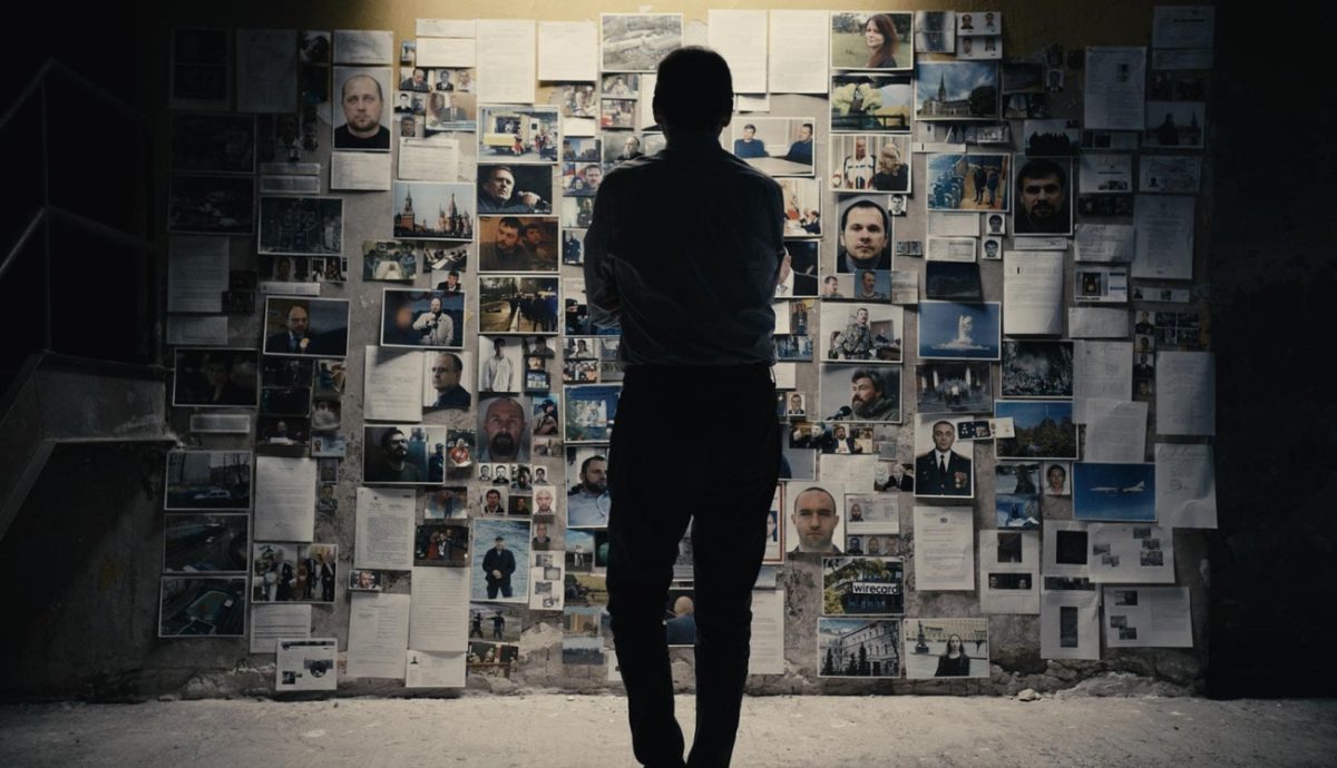 Αποκάλυψε κατασκόπους του Κρεμλίνου, τώρα τον ψάχνει ο Πούτιν: Η ιστορία ενός ριψοκίνδυνου δημοσιογράφου