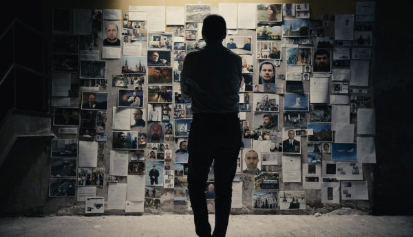 Αποκάλυψε κατασκόπους του Κρεμλίνου, τώρα τον ψάχνει ο Πούτιν: Η ιστορία ενός ριψοκίνδυνου δημοσιογράφου