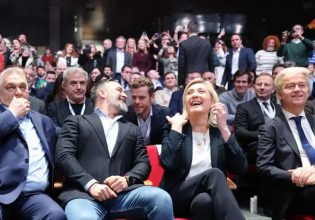 Η Λεπέν ως αλυσοδεμένη ηρωίδα