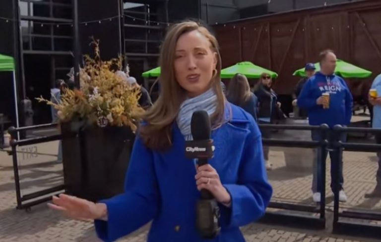 Καναδάς: Δημοσιογράφος έμεινε άναυδη όταν άκουσε χυδαίο σχόλιο 9χρονου on camera – Γελούσε ο κηδεμόνας του