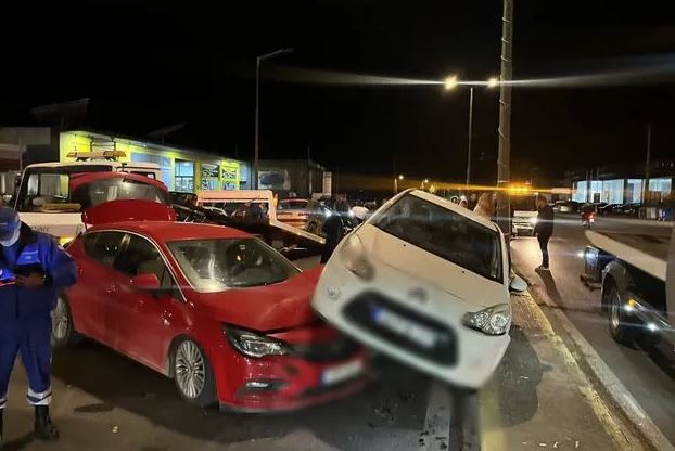 Καλάματα: Καραμπόλα 7 αυτοκινήτων στο Ασπρόχωμα – Τραυματίστηκε μια γυναίκα